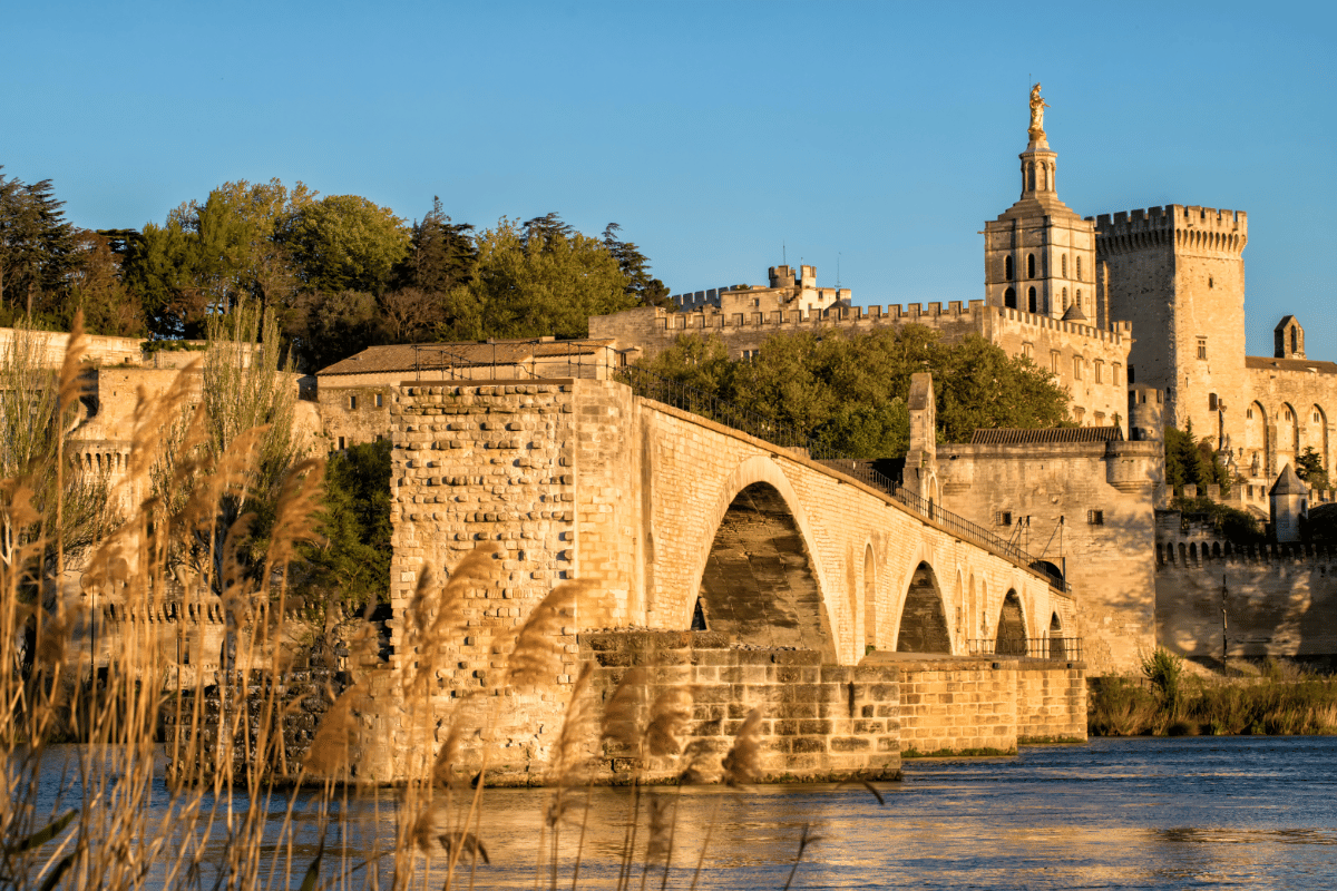 Prenez du temps pour découvrir Avignon après votre installation