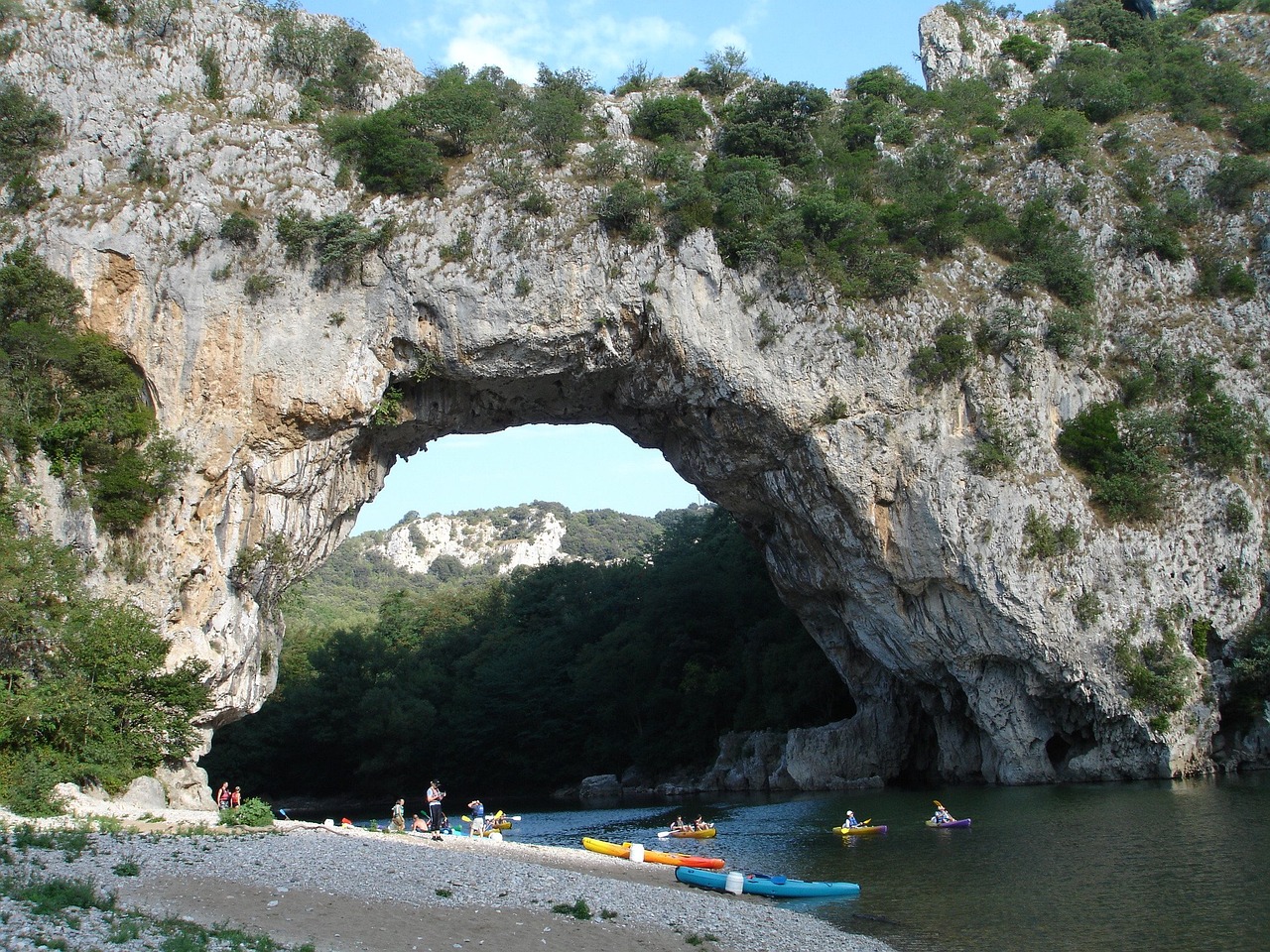 Comment réussir sa descente de l’Ardèche en canoë à Vallon Pont d’Arc ?